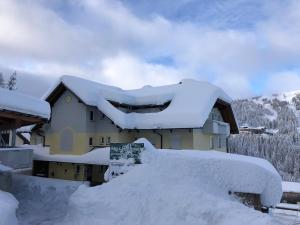 Το Ferienwohnungen direkt an der Skipiste τον χειμώνα