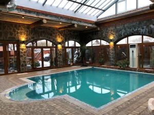 Swimming pool sa o malapit sa Guest House Valeria