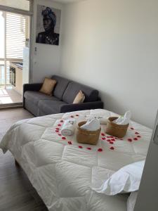 Letto o letti in una camera di Lady laying