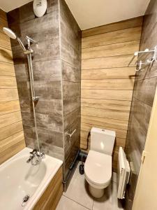 Un baño de Charmant studio cocooning, idéalement situé