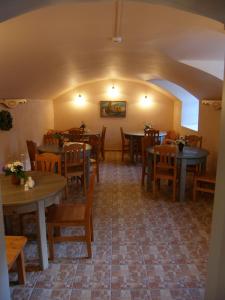 Restaurace v ubytování Viesu māja Sprīdīši