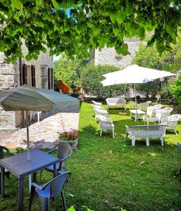 Κήπος έξω από το Albergo Capriolo