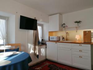 Kuchyňa alebo kuchynka v ubytovaní Ferienwohnung Saunahaus