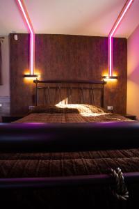 Letto o letti in una camera di ΒΙΛΛΑ ΤΟ ΠΕΤΡΙΝΟ stone bild villa full equipment