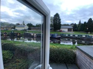 Aed väljaspool majutusasutust Marina View cottage