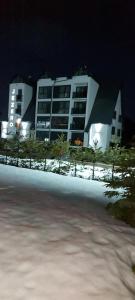 Gedung tempat apartemen berlokasi