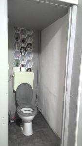 ห้องน้ำของ Appartement cosy Bellac