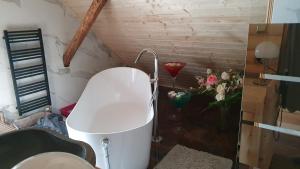 Koupelna v ubytování Chalet-Beskydy + 37 fotografií
