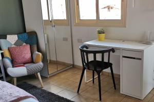 Kuchyň nebo kuchyňský kout v ubytování Pretty and quiet studio, with wifi and parking