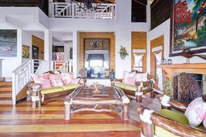 Gallery image ng Villa ines-4X4only-Jarabacoa-View-Jacuzzi-5BR sa Jarabacoa