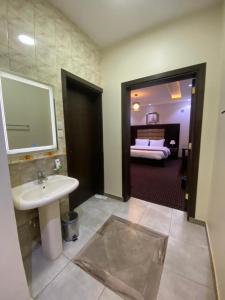 Ένα μπάνιο στο Nafal Hotel Suites