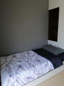 Postel nebo postele na pokoji v ubytování Cozy Studio house /Soho Unit Near Kampar Utar
