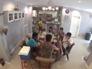 Hosté ubytování บ้านพูลแอคเซส หัวหิน 4 ห้องนอน จัดปาร์ตี้ คาราโอเกะ โต๊ะพูล พัก 8-20 คน