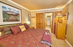 Krevet ili kreveti u jedinici u objektu St Anton Street View Ski-In & Out 1-Bedroom Condo