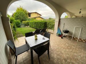 Κήπος έξω από το Casa Argento Manerba del Garda