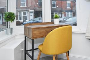 Φωτογραφία από το άλμπουμ του Parotia House by YourStays - 3 Bedroom House in Stoke-on-Trent σε Stoke on Trent
