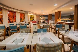 Hotel Sant Gothard餐厅或其他用餐的地方