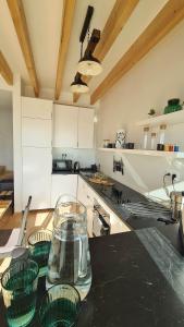 A kitchen or kitchenette at Hakuna Matata