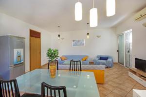 Et tv og/eller underholdning på Apartments Makarska