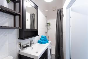 Kúpeľňa v ubytovaní NEW ShalalaLiving Vienna - Cosy Home Meidlinger Markt KG12