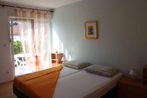 Posteľ alebo postele v izbe v ubytovaní Studio apartment in Trogir with balcony, air conditioning, WiFi 4328-1