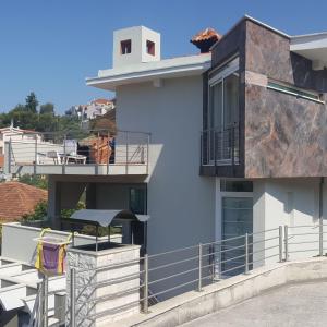 Balkón alebo terasa v ubytovaní Studio apartment in Trogir with balcony, air conditioning, WiFi 4328-1