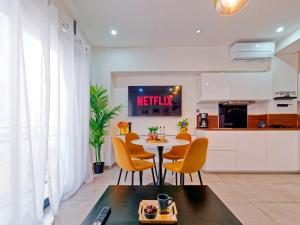 Chic & Cosy appartment in hyper center, PARKING free & air conditioned & wifi