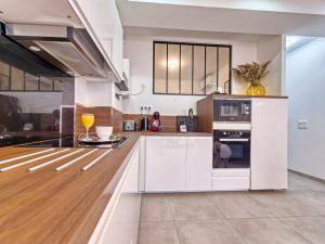 Chic & Cosy appartment in hyper center, PARKING free & air conditioned & wifi
