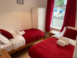 Кровать или кровати в номере Superb base for exploring Cornwall and Plymouth