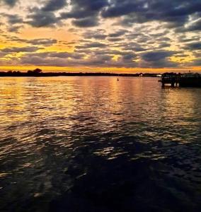 Φωτογραφία από το άλμπουμ του Waterway Inn σε Cedar Point +9 φωτογραφίες