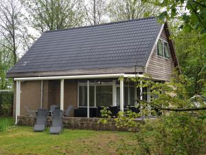 Foto da galeria de Sfeervolle villa in Gasselte Drenthe bij Hemelriek em Gasselte
