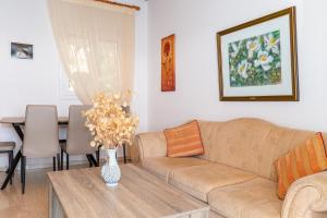 A seating area at Villa Katina