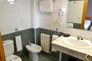 Łazienka w obiekcie Hotel Alda Ciudad de Toro