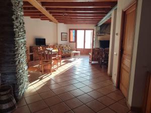 A television and/or entertainment centre at Casa Pirineu