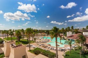 an aerial view of the pool at the resort at HOTEL BARONE DI MARE in Torre dell'Orso