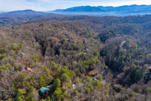 Gallery image of VERY private, real log cabin with hot tub! in Sevierville