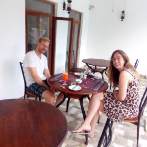 Επισκέπτες που μένουν στο Andorra Tourist Resort Anuradhapura