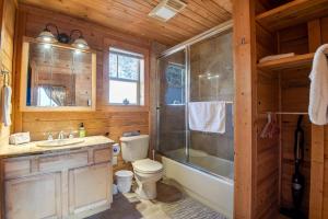 Gambar di galeri bagi Almost off the Grid di Woodland Park