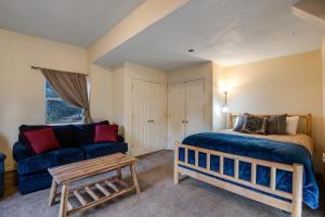 Gambar di galeri bagi Almost off the Grid di Woodland Park