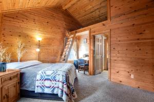 Gambar di galeri bagi Almost off the Grid di Woodland Park