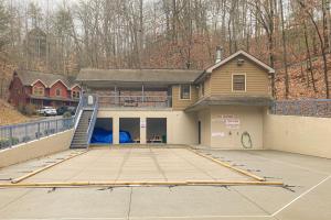 Gallery image of The Lazy Bear in Pigeon Forge