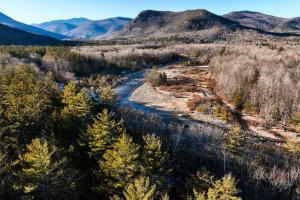 Cozy Bartlett Home with Views 3 Mi to Skiing!