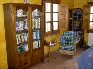 Biblioteka in country house