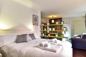 A bed or beds in a room at Appartamento Piazza Navona