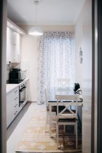 Kuchyň nebo kuchyňský kout v ubytování Best House Saint John, New Port of Patras