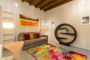 A seating area at APPARTAMENTO AL CASTELLO