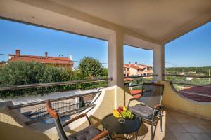 Fotografie z fotogalerie ubytování Captain Villa 2 km to the beach v destinaci Vintijan