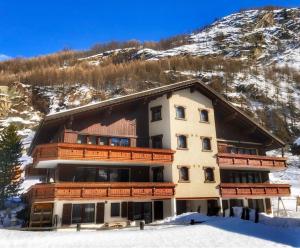 Nespecifikovaný výhled na hory nebo výhled na hory při pohledu z apartmánu + 12 fotografií