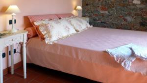 A bed or beds in a room at "encantea" lovely country house