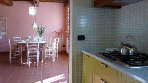 A kitchen or kitchenette at "encantea" lovely country house